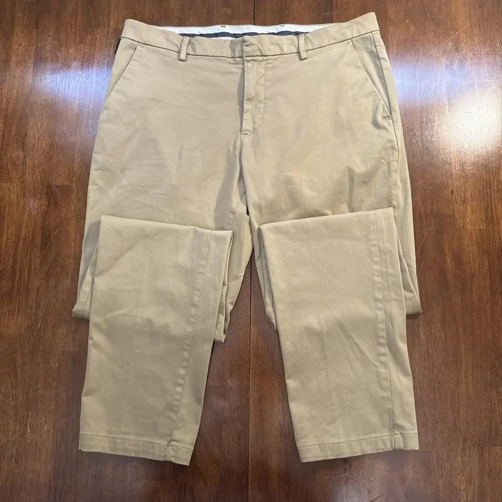 Armani Exchange Men's‎ Pants Khaki Size 33x32 Chino Pants - Picture 4 of 13